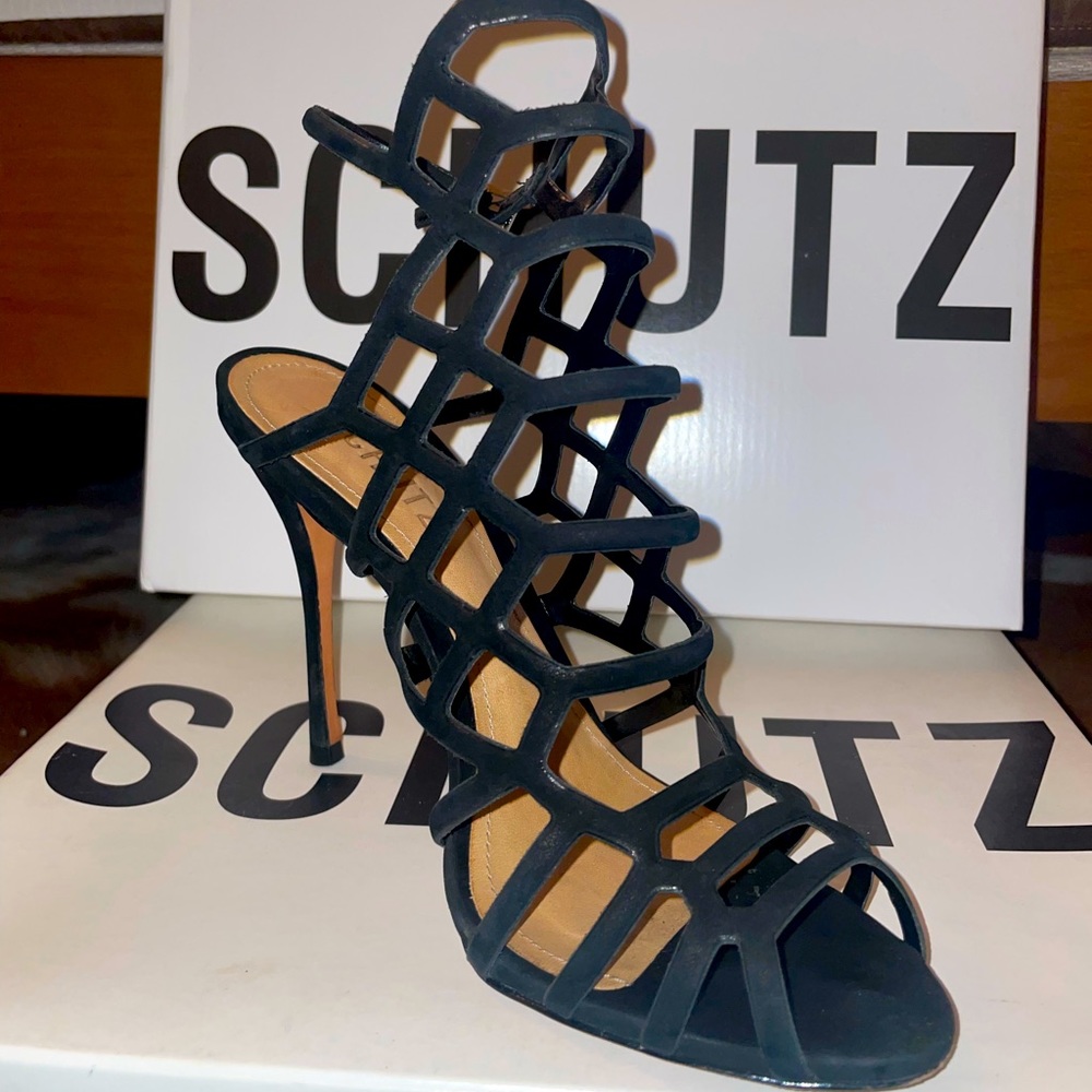 SCHULTZ JULIANA Heel
